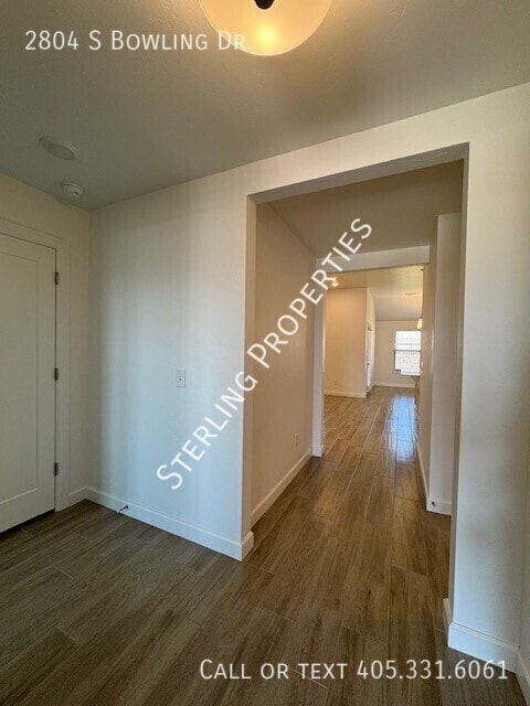 Building Photo - 2804 S Bowling Dr