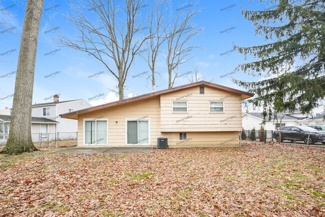 Building Photo - 23983 Delmere Dr