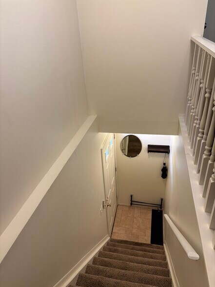 Building Photo - 212 Princeton Dr