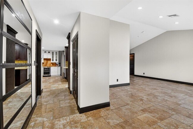 Building Photo - 13808 Geranium Pl