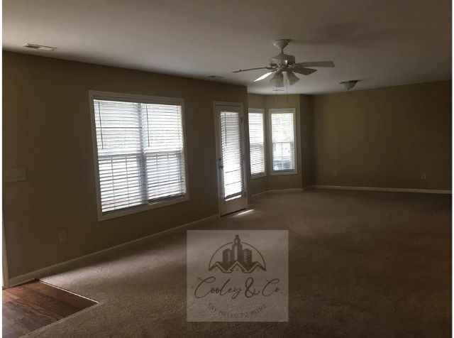 Building Photo - 805 St Matthews Rd