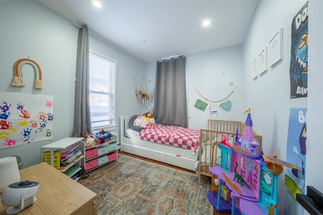 Building Photo - 40 Condict St