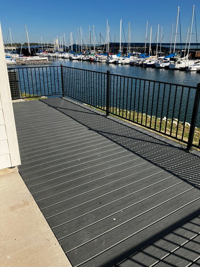 Building Photo - 1225 Marc Pl