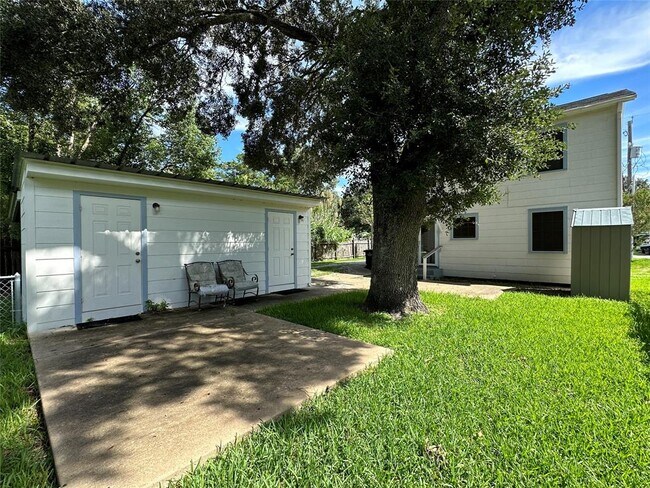 Building Photo - 1016 S Booth Ln