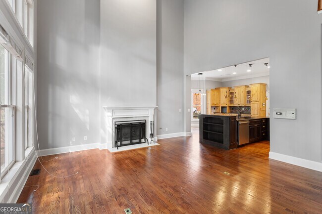 Building Photo - 2456 Tyne Terrace SE