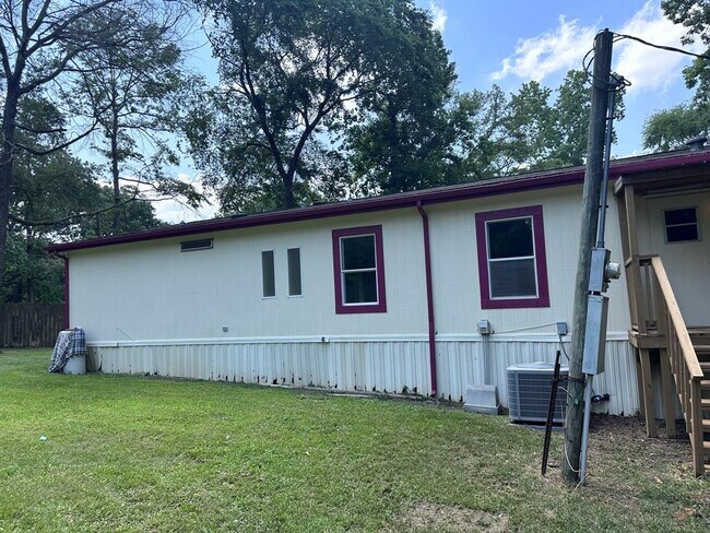 Building Photo - 16407 N Ravenswood Dr