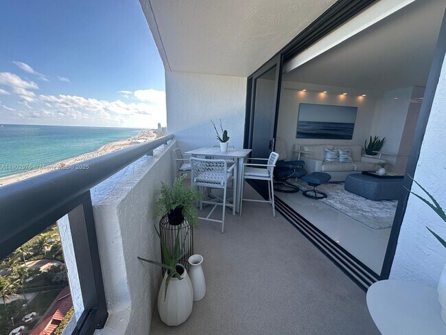 Primary Photo - 2555 Collins Ave