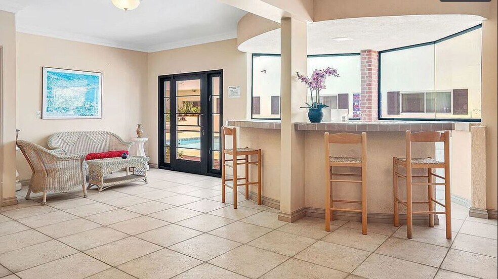 Rec Room - 521 Montana Ave