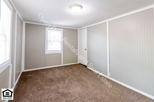 Building Photo - 1214 Garden St