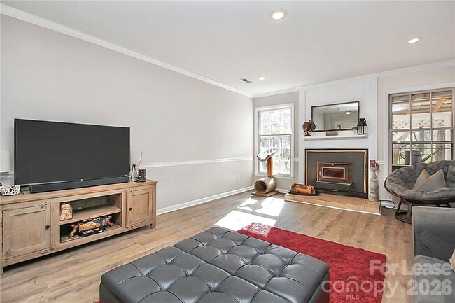 Building Photo - 8729 Timbercrest Cir