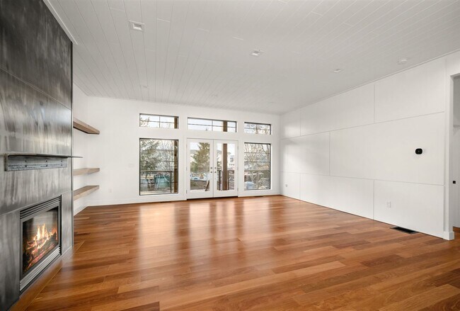 Building Photo - Modern Newly Built 4 Bed, 3 Bath Home!