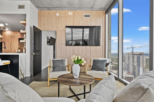 Building Photo - 777 N Ashley Dr