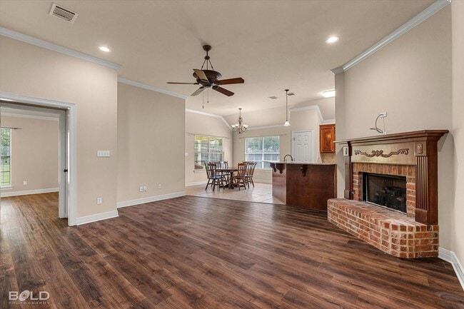 Building Photo - 126 Satinwood Cir