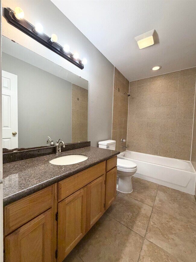 Building Photo - 11111 Revilla Dr