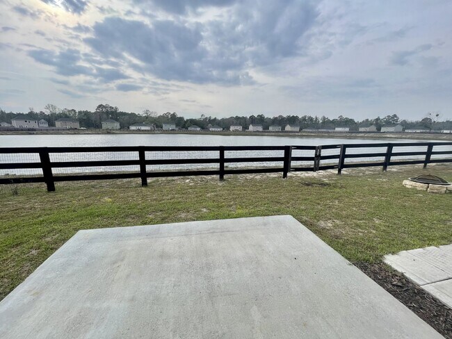 Building Photo - Home For Rent