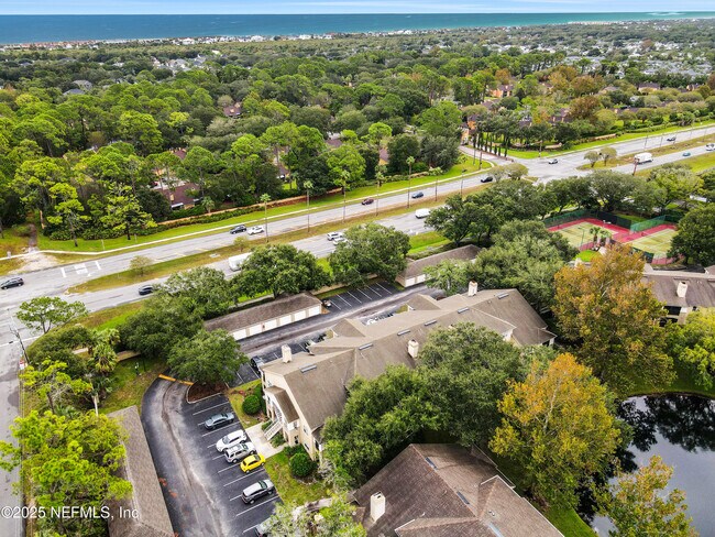 Building Photo - 7 Arbor Club Dr