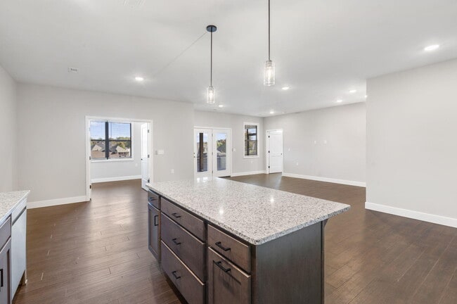 Building Photo - 5955 S Farm Rd 163