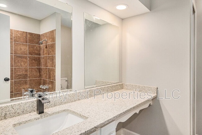 Building Photo - 3500 NE 72nd Terrace