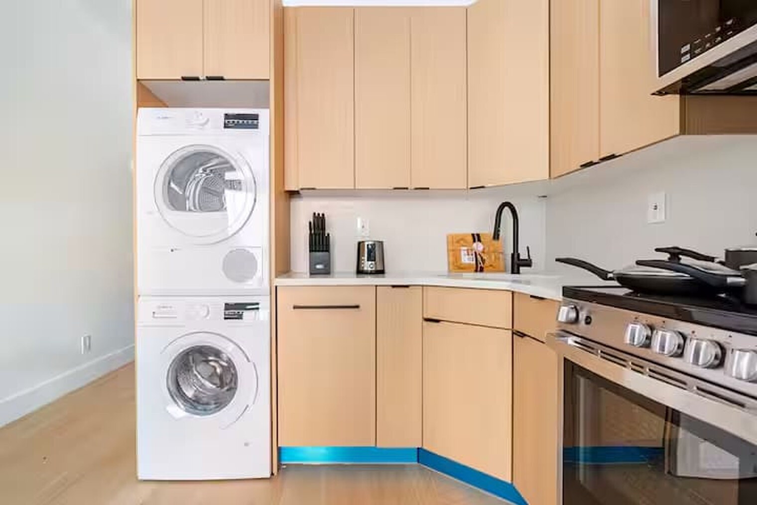 Building Photo - 19 St Marks Pl