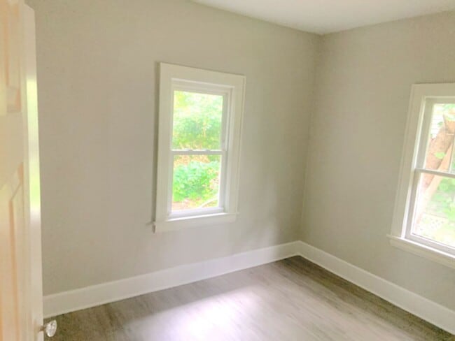 Building Photo - Charming 2-Bedroom Home Available