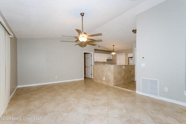 Building Photo - 661 SW Prado Ave