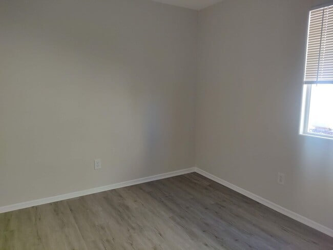 Building Photo - A Very nice and Clean Single Story Home in Summerlin
