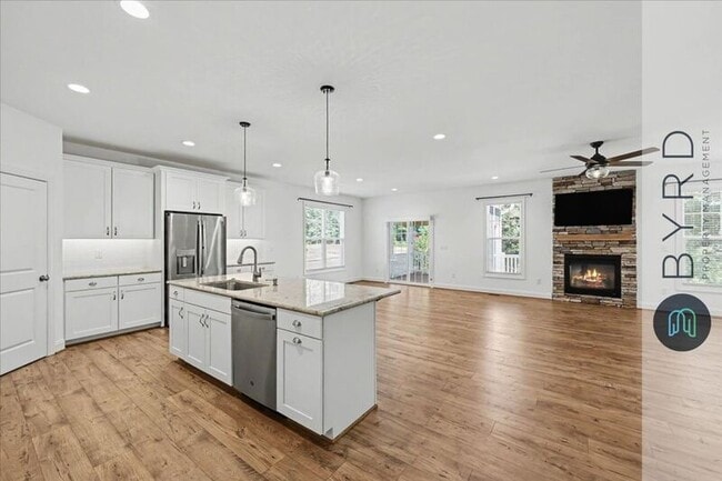 Building Photo - 9001 Sharpe Ct