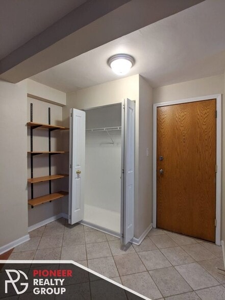 Building Photo - 4180 N Marine Dr