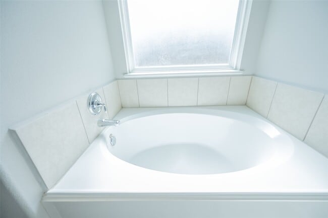 Building Photo - 9976 Western Ridge Way