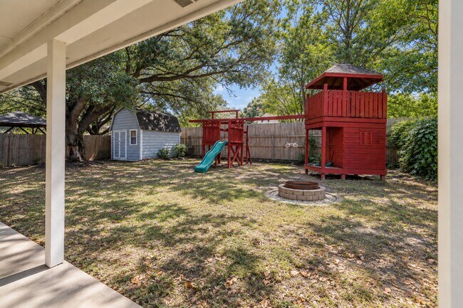 Building Photo - 4120 Tulip Tree Ct