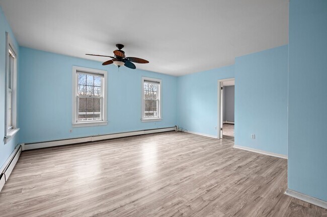 Building Photo - Beautiful 4 Bedroom 3.5 Bathroom Home On Quiet Tree-Lined Street In Millwood.