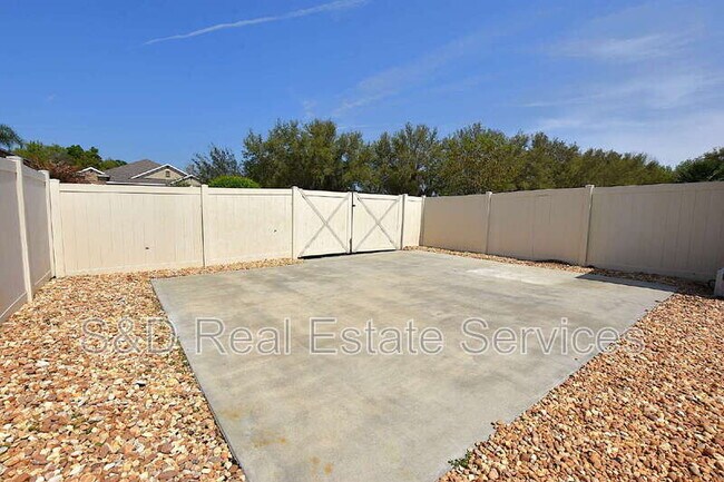 Building Photo - 1977 Wind Meadows Dr