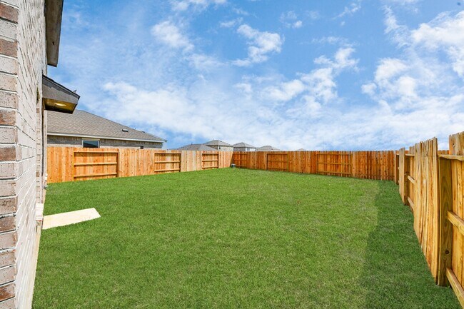 Building Photo - 3012 Sunrise Dr