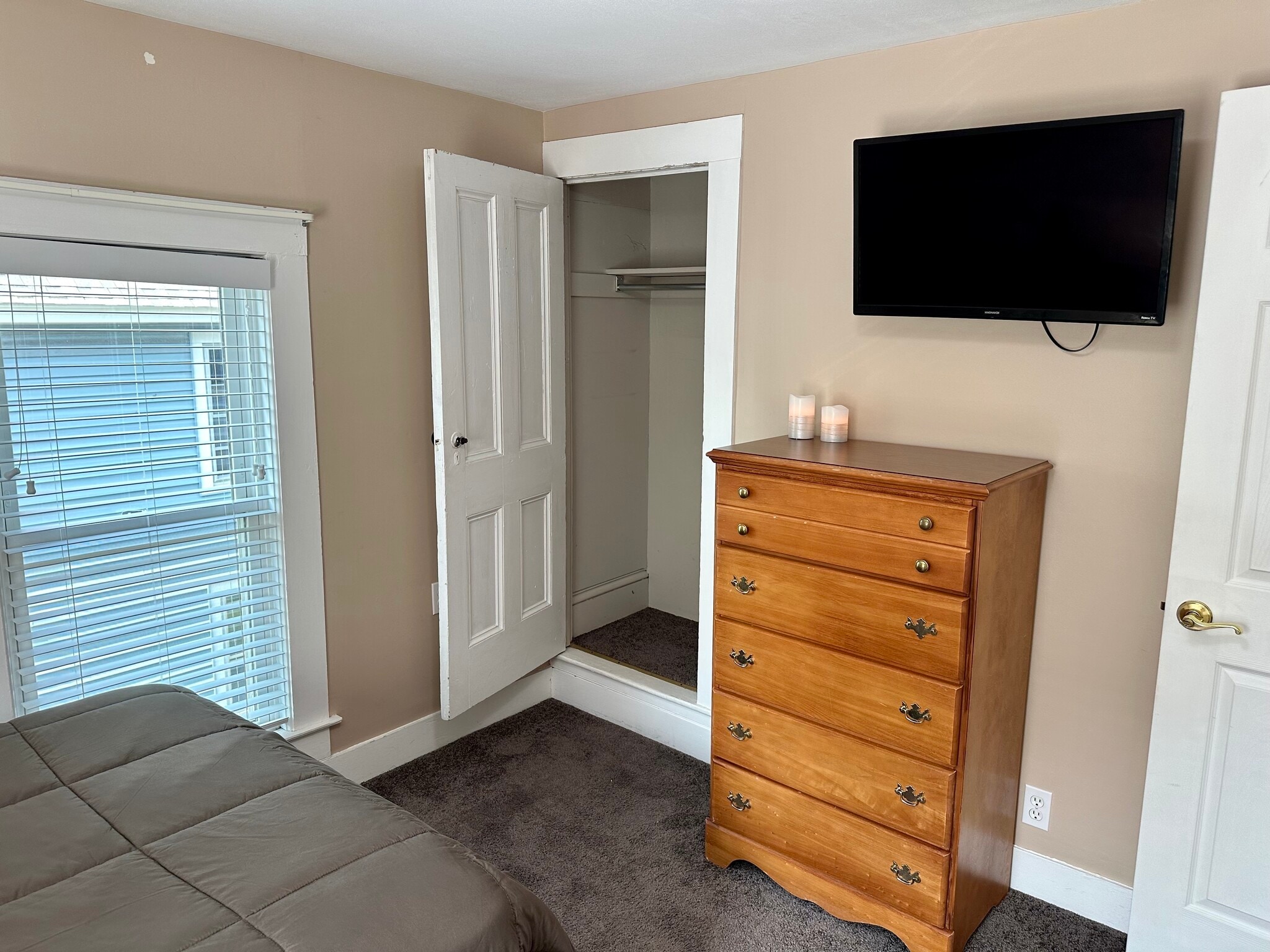 Bedroom 3 - 11 Pleasant St