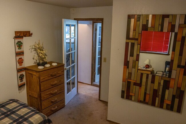 Building Photo - Lovely, quiet neighborhood off North Upper Truckee in S. Lake Tahoe