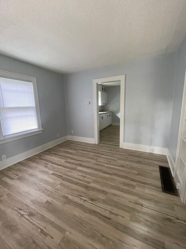 Building Photo - 501 S 34th St