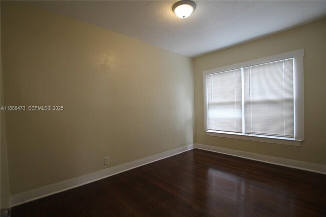 Building Photo - 510 Plymouth Rd