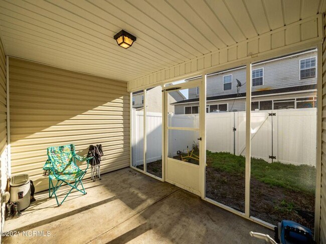 Building Photo - Townhouse Coming Soon!