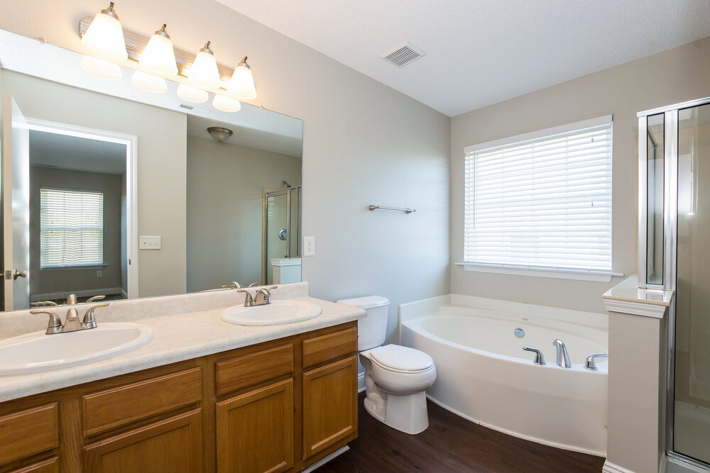 Building Photo - 13669 Coram Pl