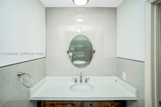 Building Photo - 3650 SW 27th St