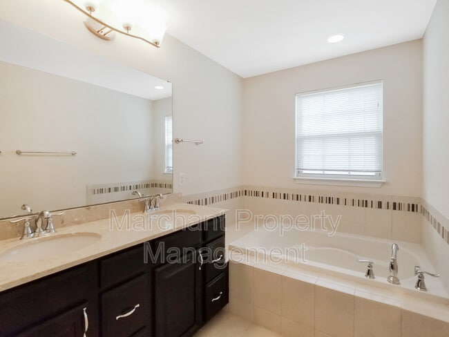 Building Photo - 300 Corday Ln