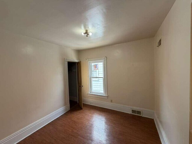 Building Photo - 2404 W Lapham St