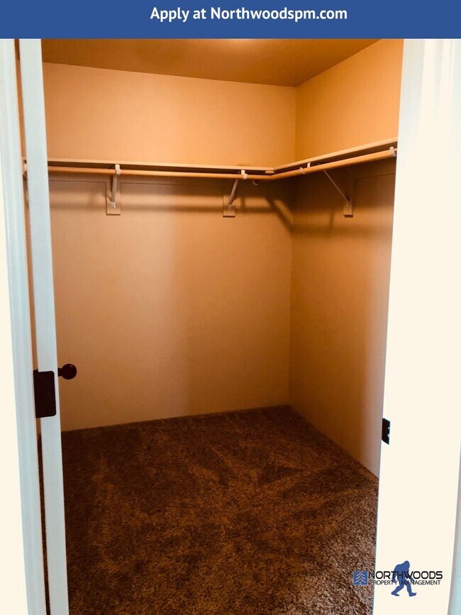 Building Photo - Recently Reduced-Newer 3 bed, 2 Bath Home ...