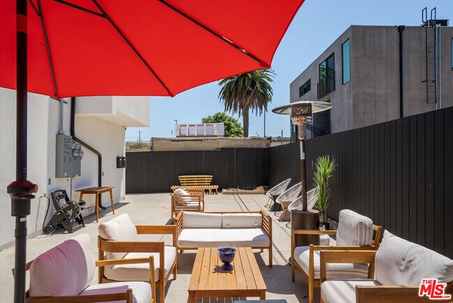 Building Photo - 1341 Mariposa Ave