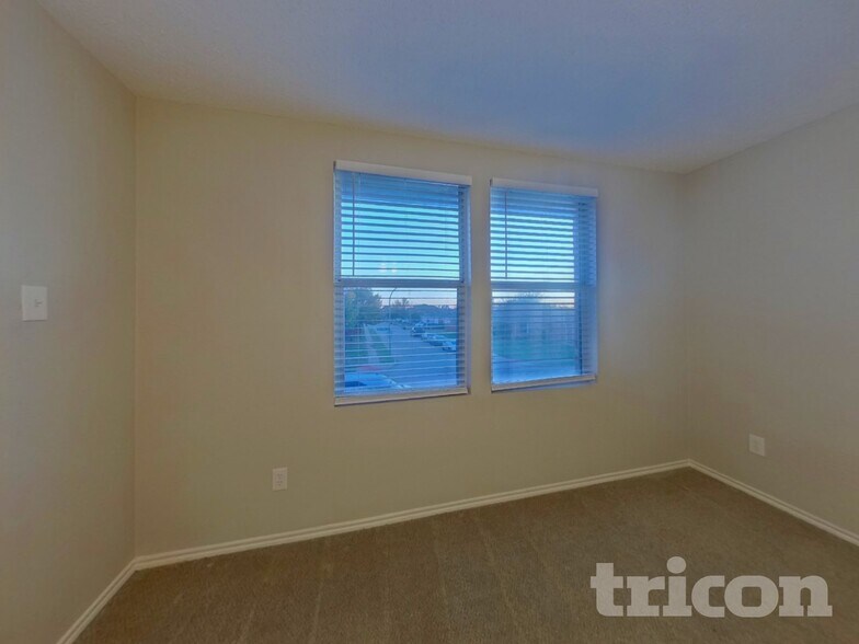 Building Photo - 960 Stone Chapel Way