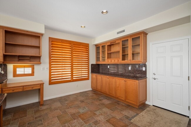 Building Photo - Exclusive Pelican Ridge Home.