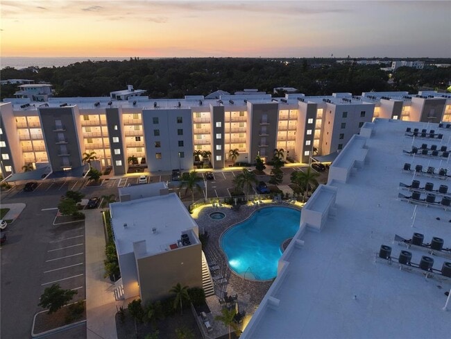 Building Photo - 1709 N Tamiami Trl