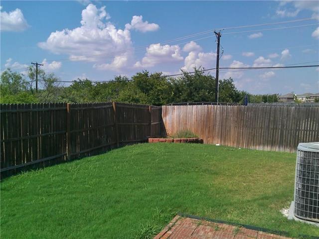 Building Photo - 633 Blue Sky Dr