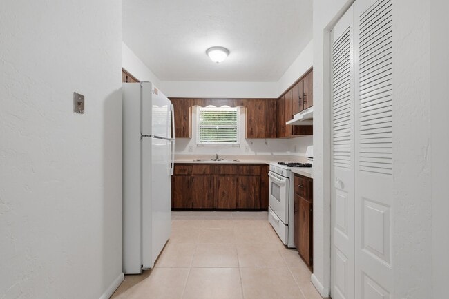 Building Photo - 2 Bedroom, 2 Bath House in Palmetto Woods!