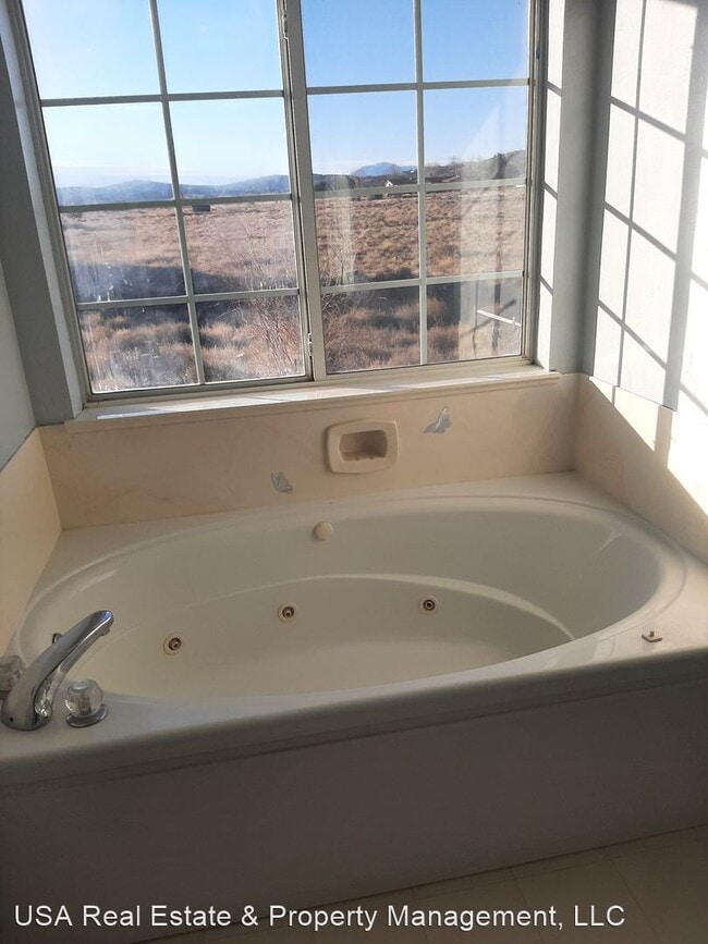 Building Photo - 4 br, 2 bath House - 1255 W. Summer Trail